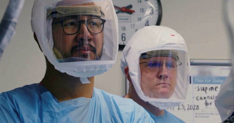 کاملا تحت کنترل - پس‌زمینه