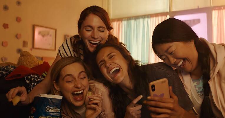 دختر خفن - پس‌زمینه