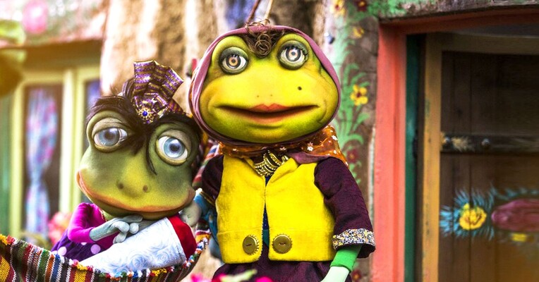 خاله قورباغه - پس‌زمینه