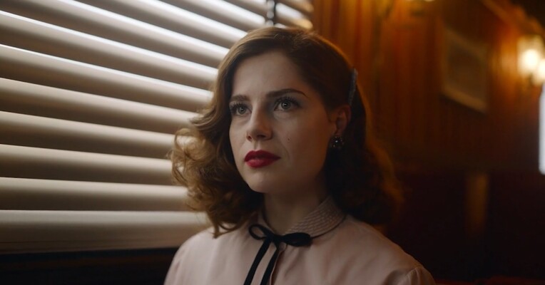 عشقی بی‌رحمانه: داستان روث اِلیس - پس‌زمینه