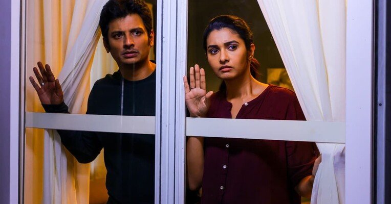 سیاه - پس‌زمینه