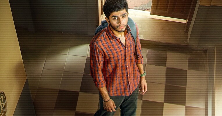 من کاتالان هستم - پس‌زمینه