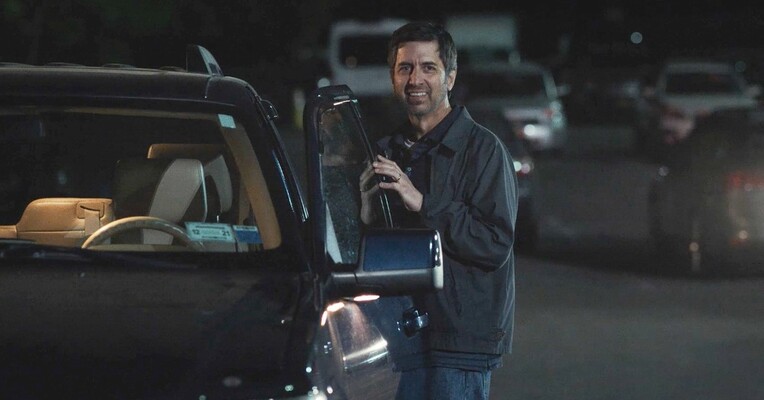 جایی در محله کویینز - پس‌زمینه