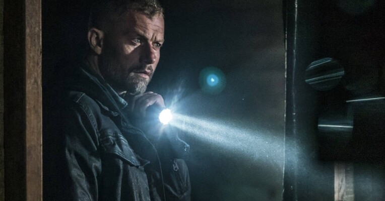 مرد تهی - پس‌زمینه