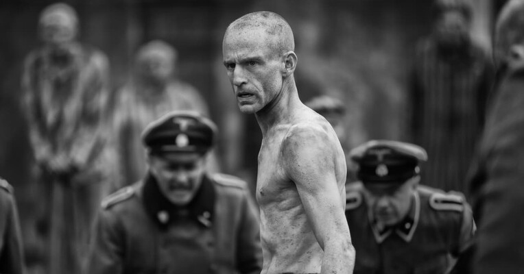 بازمانده - پس‌زمینه