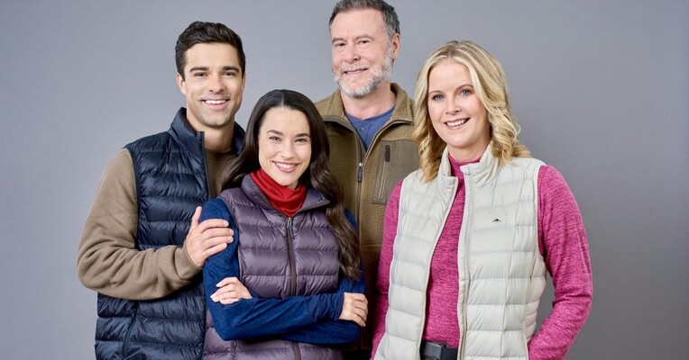 قطب های متضاد - پس‌زمینه