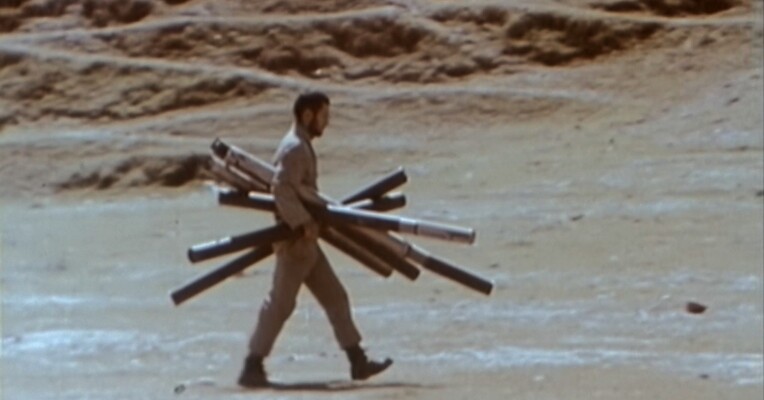 هدف اکبر - پس‌زمینه