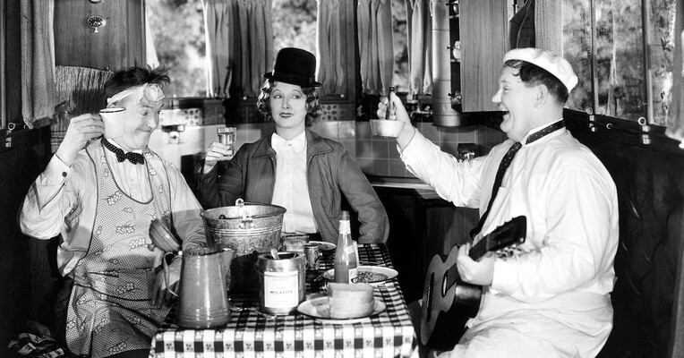 در کوهستان - پس‌زمینه