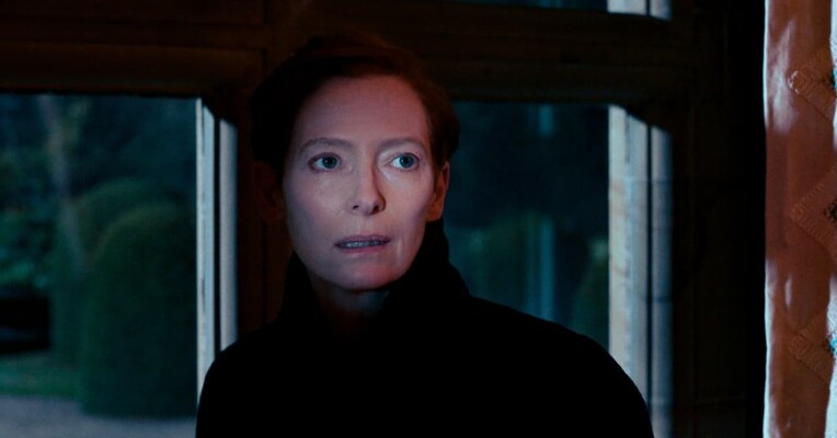 دختر ابدی - پس‌زمینه