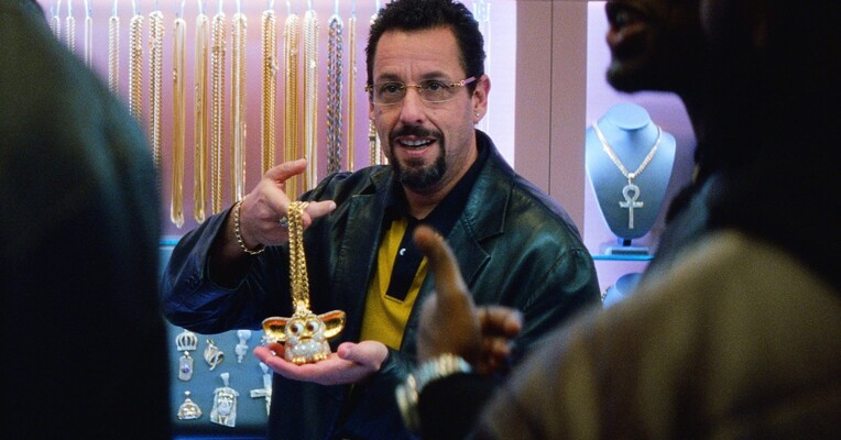 جواهرات تراش‌نخورده - پس‌زمینه