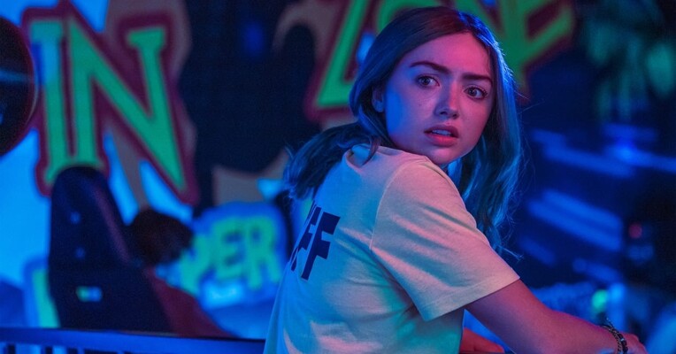 بازی دوستی - پس‌زمینه