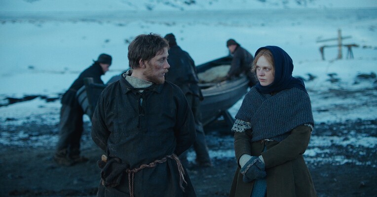 محکومان - پس‌زمینه