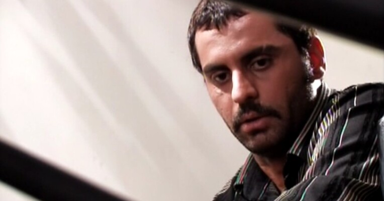 گروگان - پس‌زمینه