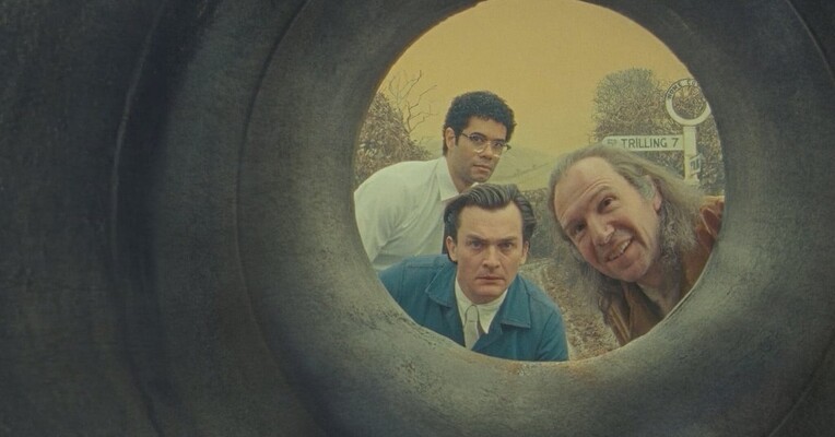 موش گیر - پس‌زمینه