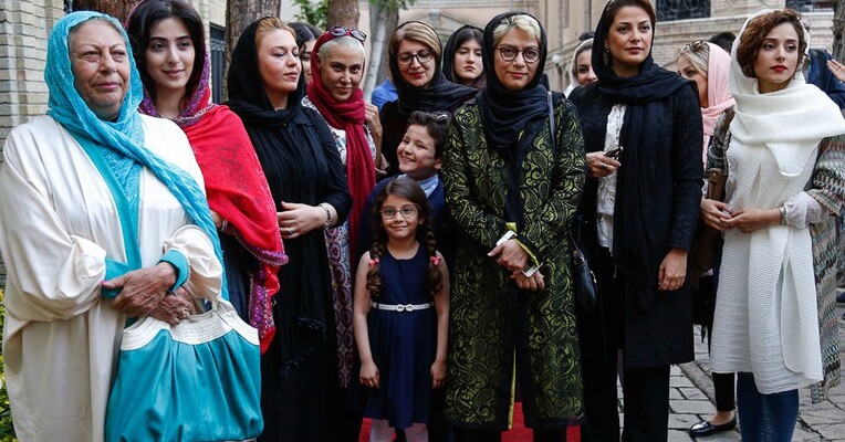 ویلایی ها - پس‌زمینه