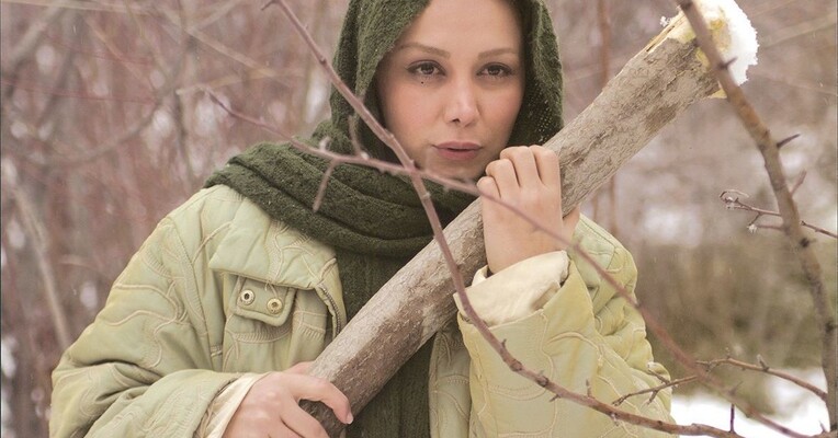 سه نفر روی خط - پس‌زمینه