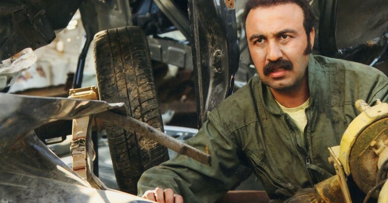 ۳ درجه تب - پس‌زمینه