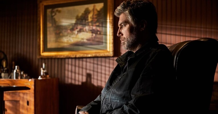 هنرمند درجه یک - پس‌زمینه