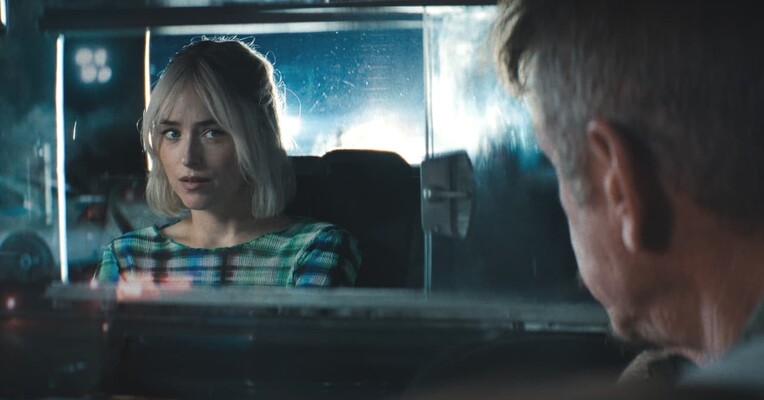 دادیو - پس‌زمینه