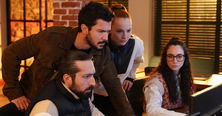 سپاهی - پس‌زمینه