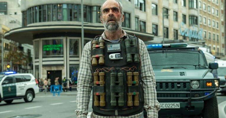 همه نام های خدا - پس‌زمینه