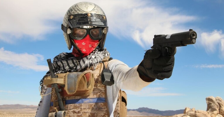 پودر طلا - پس‌زمینه