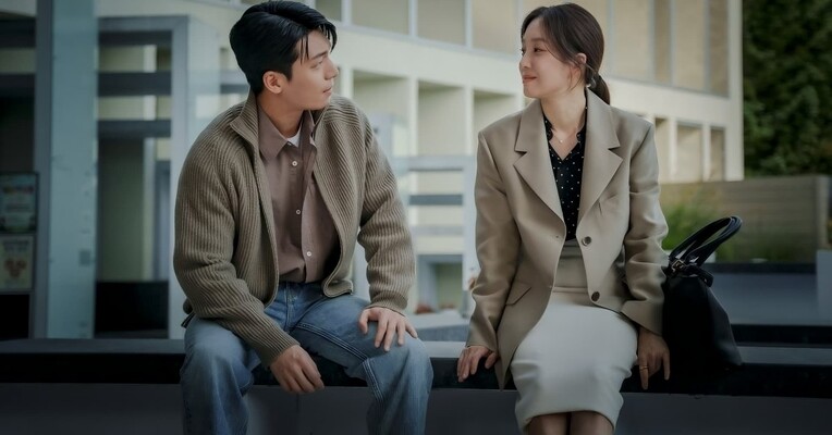 نیمه‌ شب در آموزشگاه - پس‌زمینه