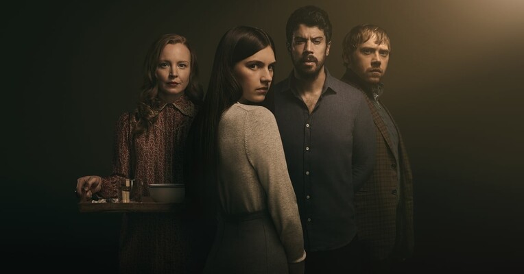 خدمتکار - پس‌زمینه