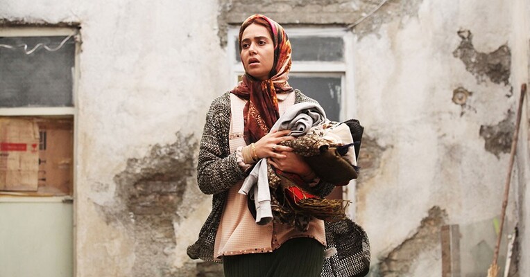 ابد و یک روز - پس‌زمینه