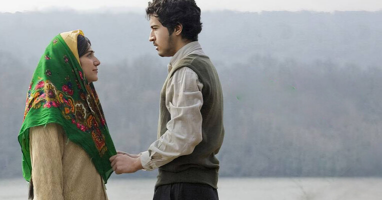 حیران - پس‌زمینه