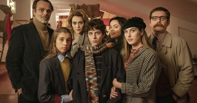 زندگی دروغین آدم‌بزرگ‌ها - پس‌زمینه