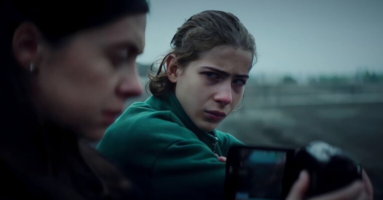 گزارش غیرمنتظره - پس‌زمینه