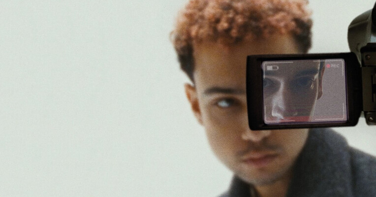 لورکر - پس‌زمینه