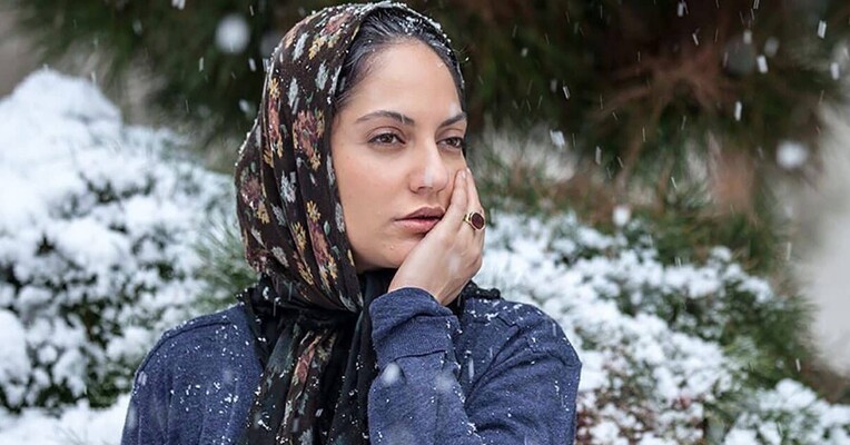 برف روی کاج ها - پس‌زمینه