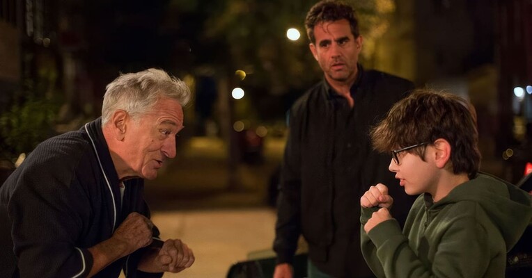 ازرا - پس‌زمینه