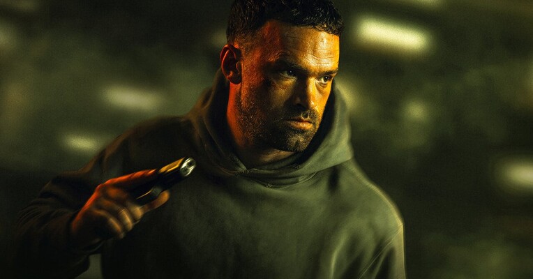 نام مستعار - پس‌زمینه