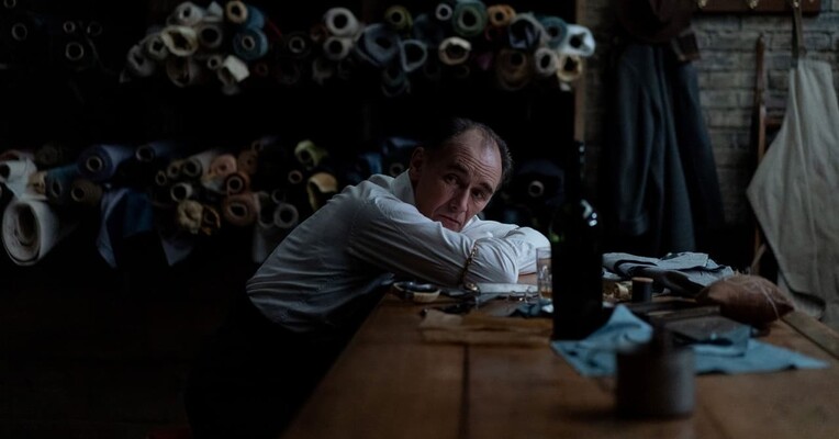 لباس - پس‌زمینه