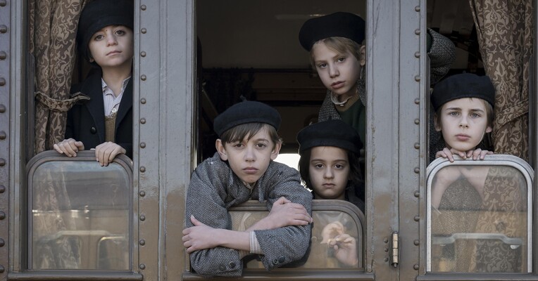 قطار کودکان - پس‌زمینه