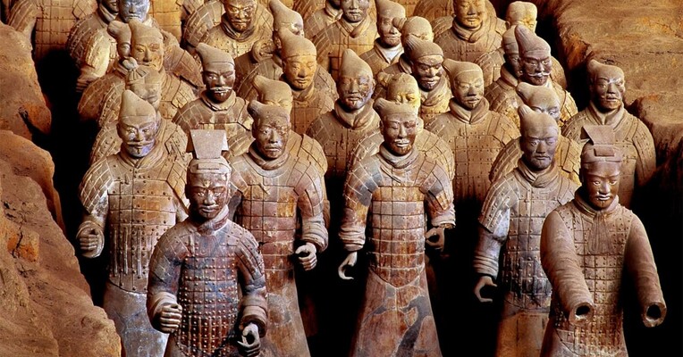 اسرار جنگجویان سفالی - پس‌زمینه