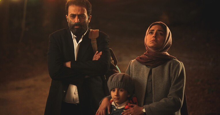 عطرآلود - پس‌زمینه