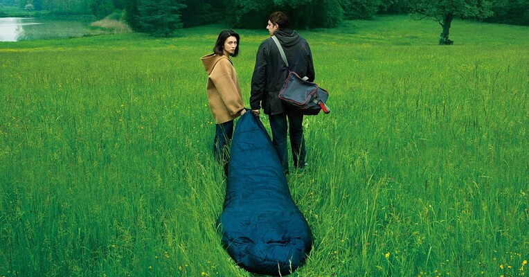 رد پای مار - پس‌زمینه