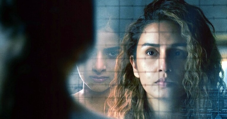 کاذب - پس‌زمینه