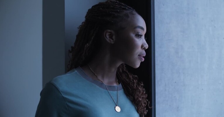 تهاجمی - پس‌زمینه