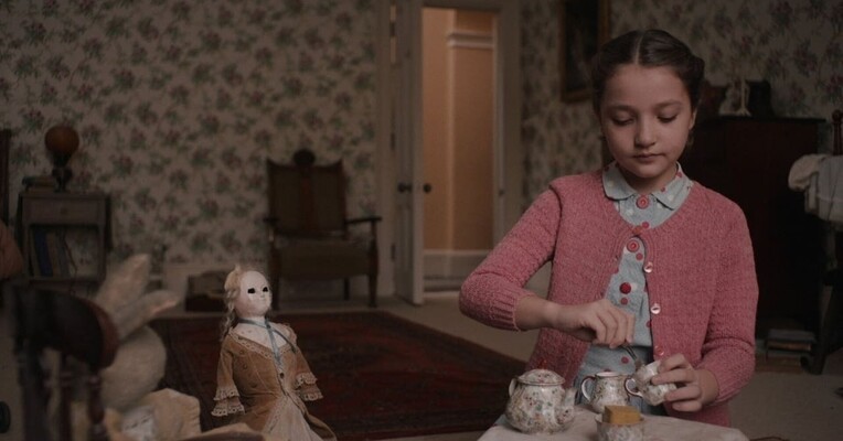 اخراج - پس‌زمینه