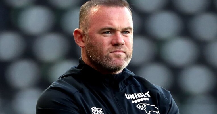 رونی - پس‌زمینه