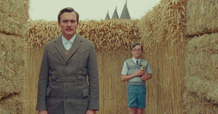 قو - پس‌زمینه