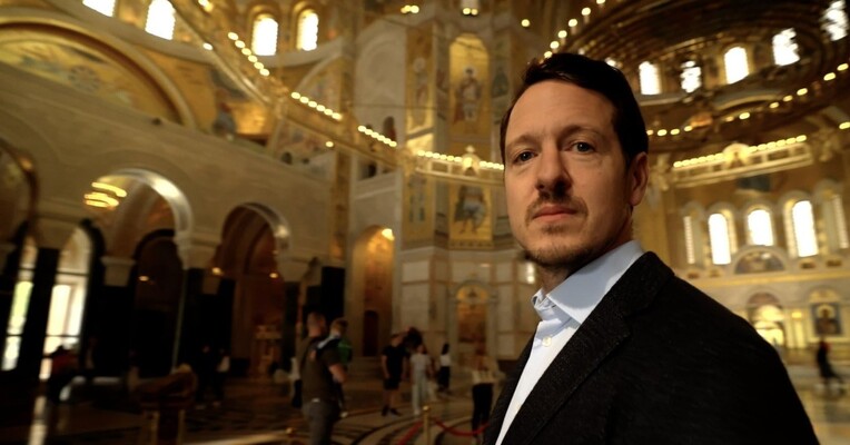 پول الکتریک: راز بیت کوین - پس‌زمینه