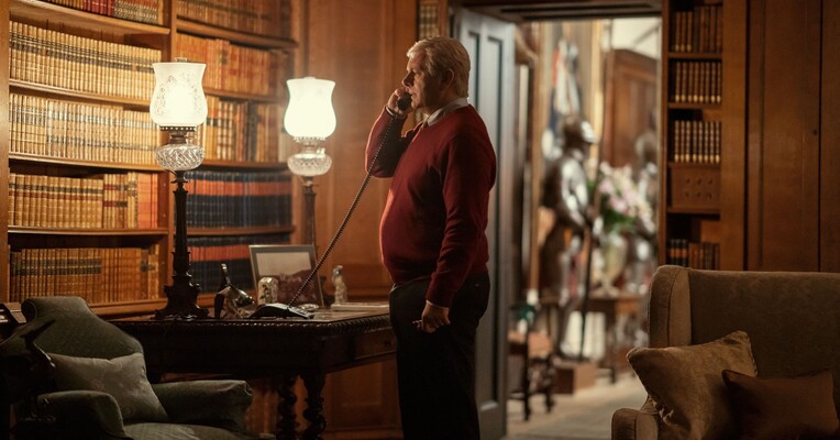 یک رسوایی بسیار سلطنتی - پس‌زمینه