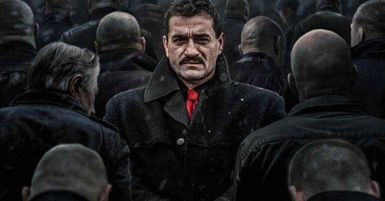 میکی - پس‌زمینه