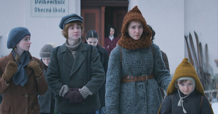 تحویل محرمانه - پس‌زمینه